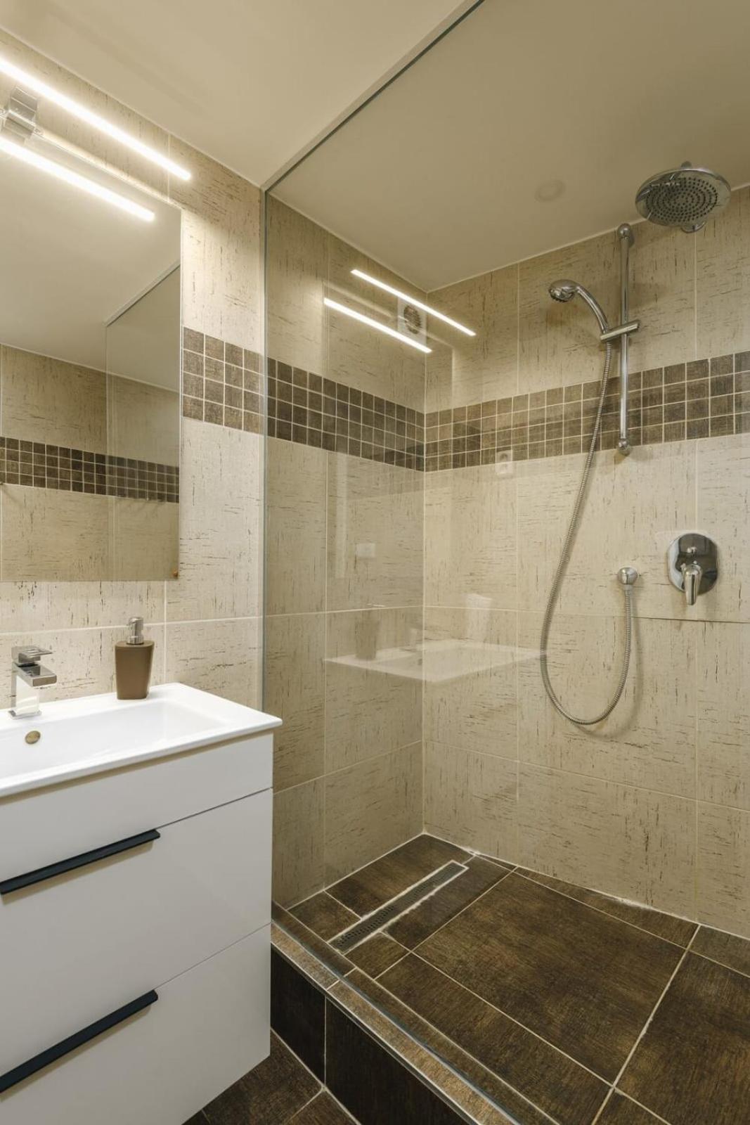 Cozy & Comfortable Apt Walking Anywhere You Want Sen Praha Exteriér fotografie